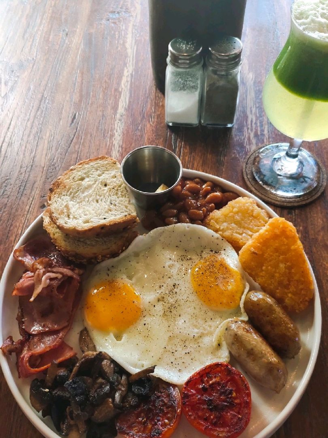 The full brekkie plate